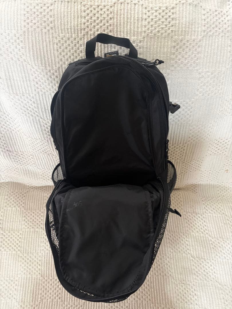 Supreme メッシュバックパック ブラック - メルカリ