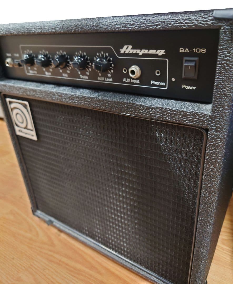 □AMPEG BA-108V2 ベースアンプ - メルカリ