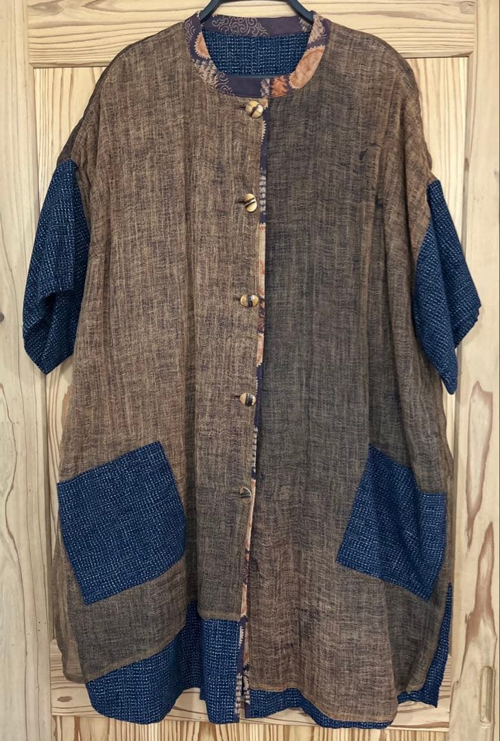 古布リメイク かや生地×絣 切り替えワンピース 羽織 ロングジャケット 和モダン 古布リメイク 藍染＋絣切り替えワンピース 藍染 久留米絣 絵絣