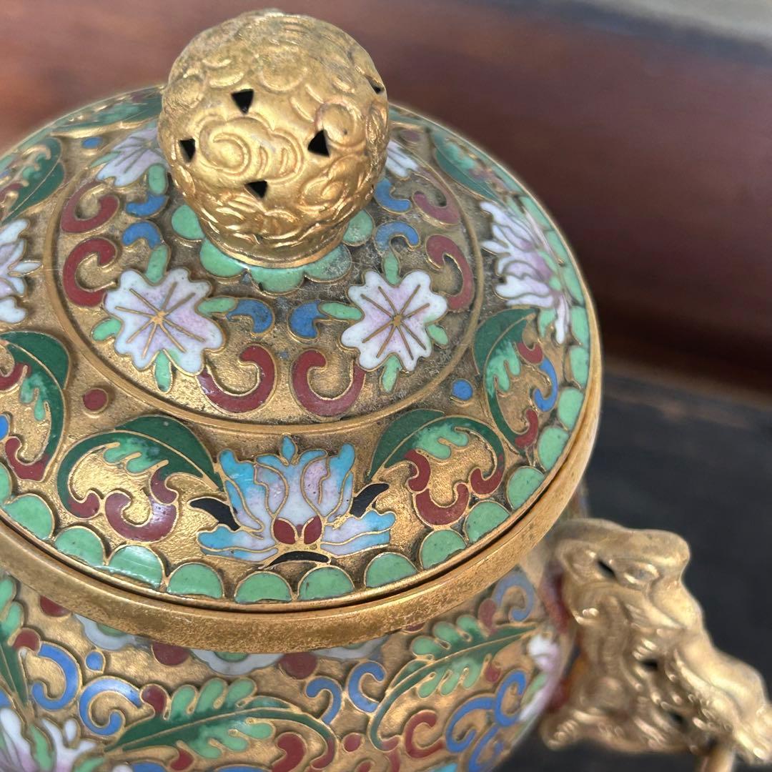 ヴィンテージ ◆ 《景泰藍》三つ脚七宝唐草香炉 輪耳 木製台座付き