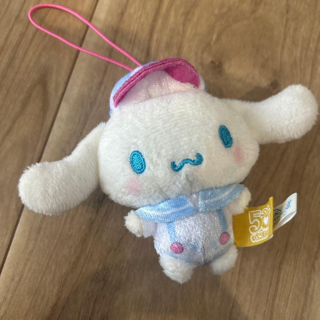 シナモロール マスコット ストラップ付き - メルカリ