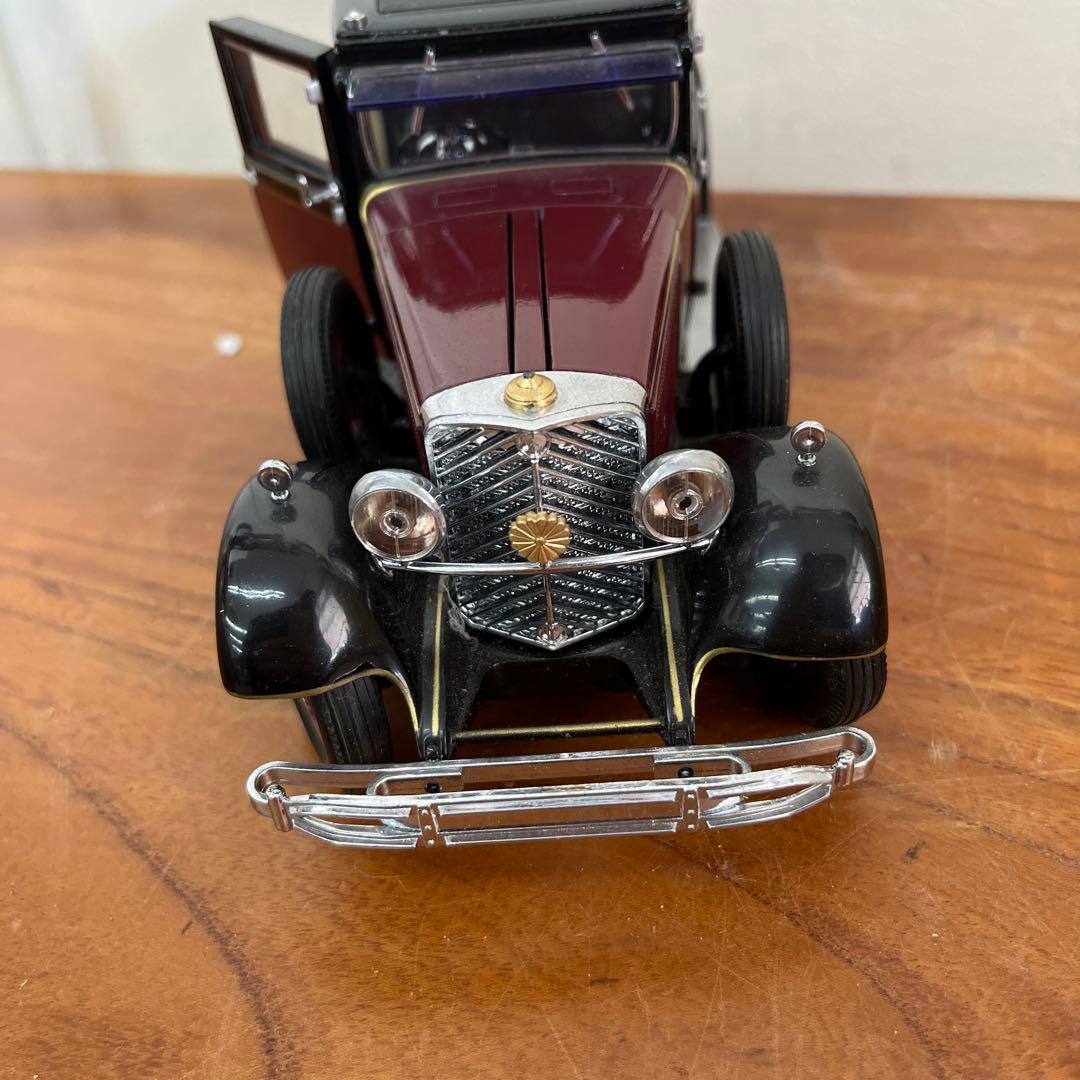 天皇陛下の旧御料車 1935型メルセデス・ベンツ770 菊紋付き - メルカリ