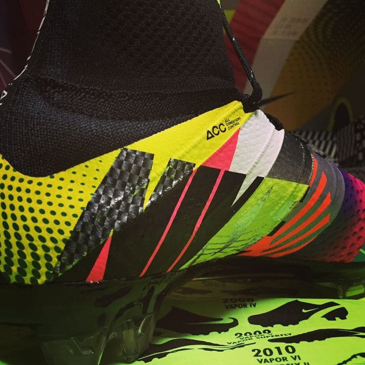 激レア 世界三千足限定 サッカー スパイク ワットザマーキュリアルFG