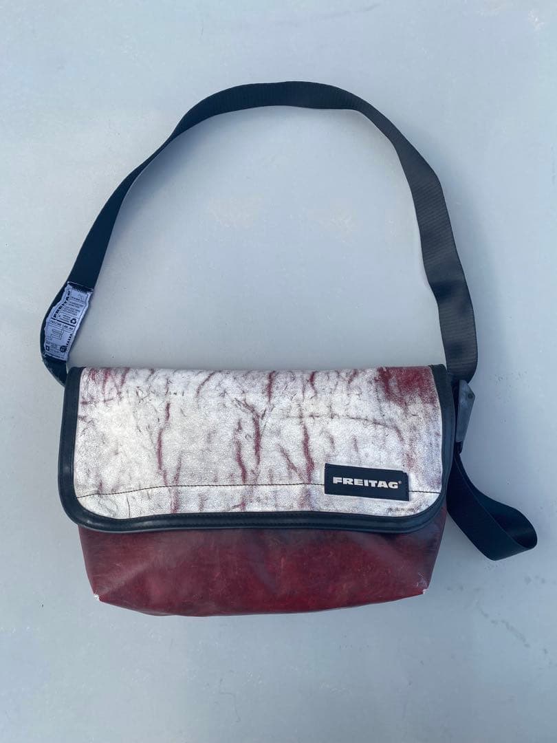 FREITAG メッセンジャーバッグ - メルカリ