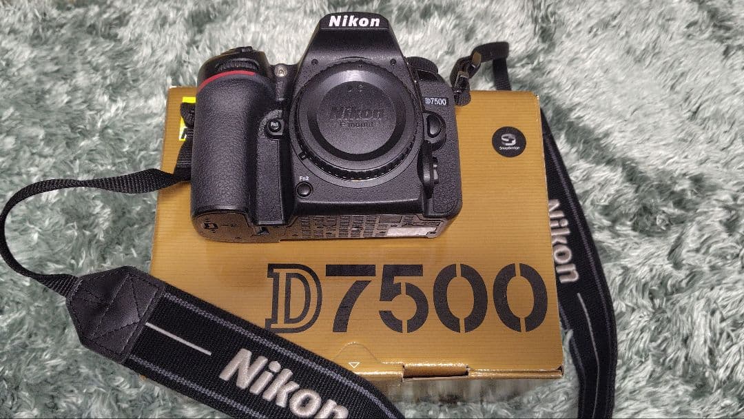 Nikon D7500 デジタル一眼レフカメラ 本体　単焦点レンズ付き　本付き ニコンD [新品]Nikon ニコン D7500 18-140 VR レンズキット デジタル