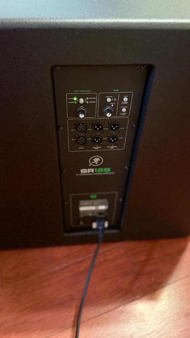 MACKIE - SR18S 12(1台)インチ パワードサブウーファー