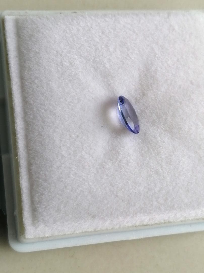 天然タンザナイトオーバル[ML8lI]　ルース　0.61カラット