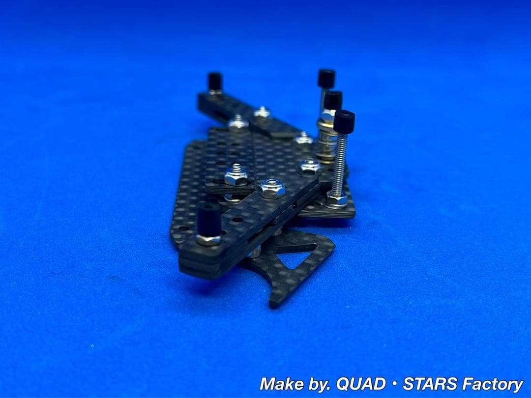 【ミニ四駆・MS用】１軸リヤアンカー　ブラックアウト／カーボン【19mm対応】