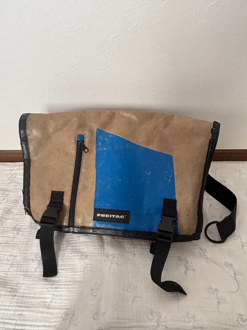 ノ*ブ様 FREITAG メッセンジャーバッグ ベージュ/青 ノ*ブ様 FREITAG メッセンジャーバッグ ベージュ/青 - メルカリ