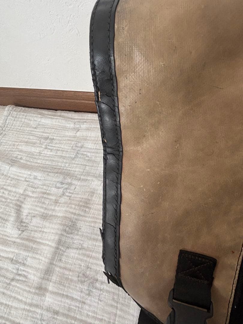 ノ*ブ様 FREITAG メッセンジャーバッグ ベージュ/青 - メルカリ