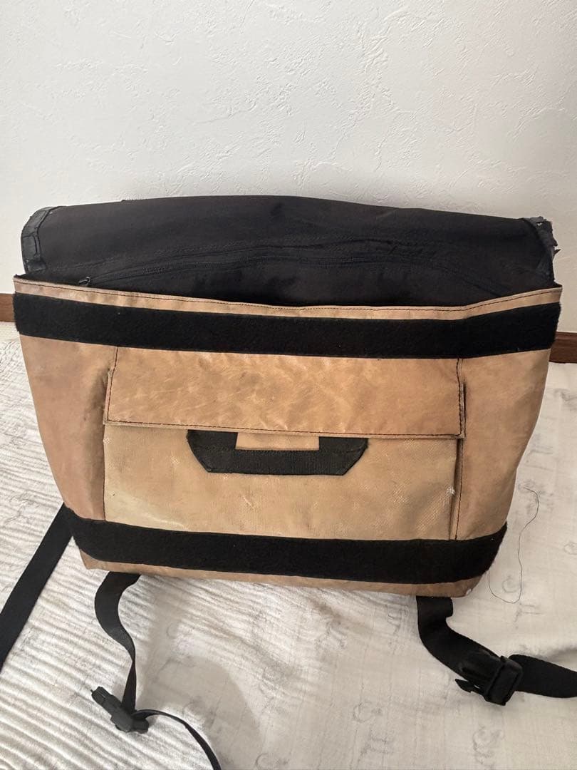 ノ*ブ様 FREITAG メッセンジャーバッグ ベージュ/青 - メルカリ