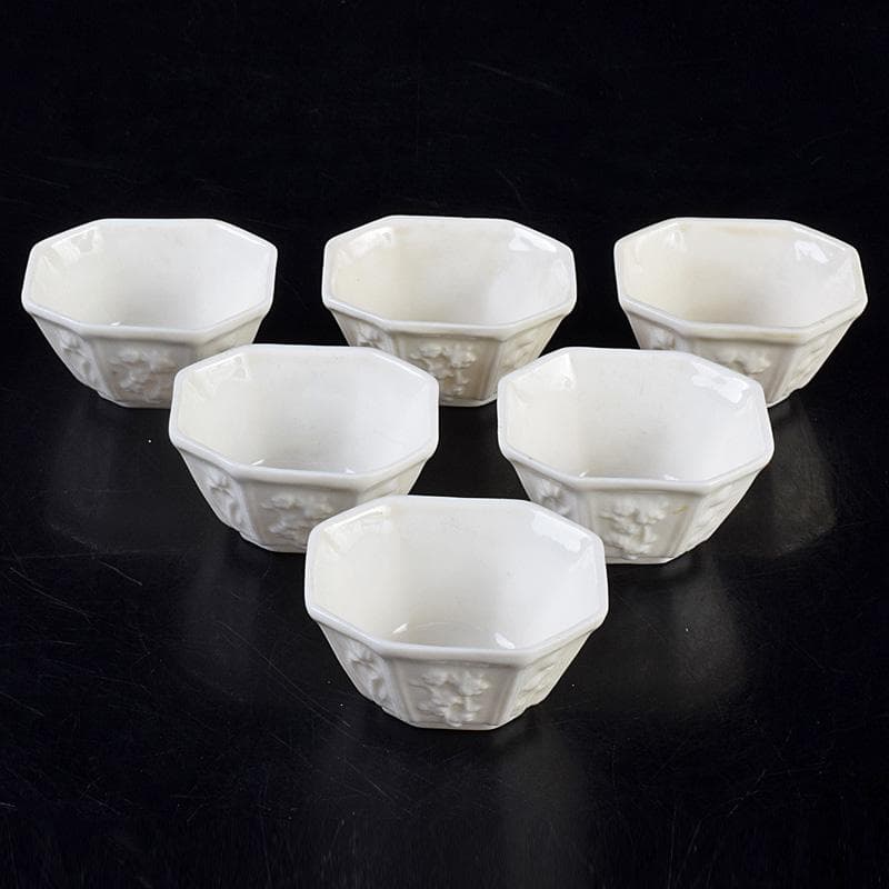 中国 徳化窯白磁 花刻 八角煎茶碗 六客 箱付 M 9027E - メルカリ
