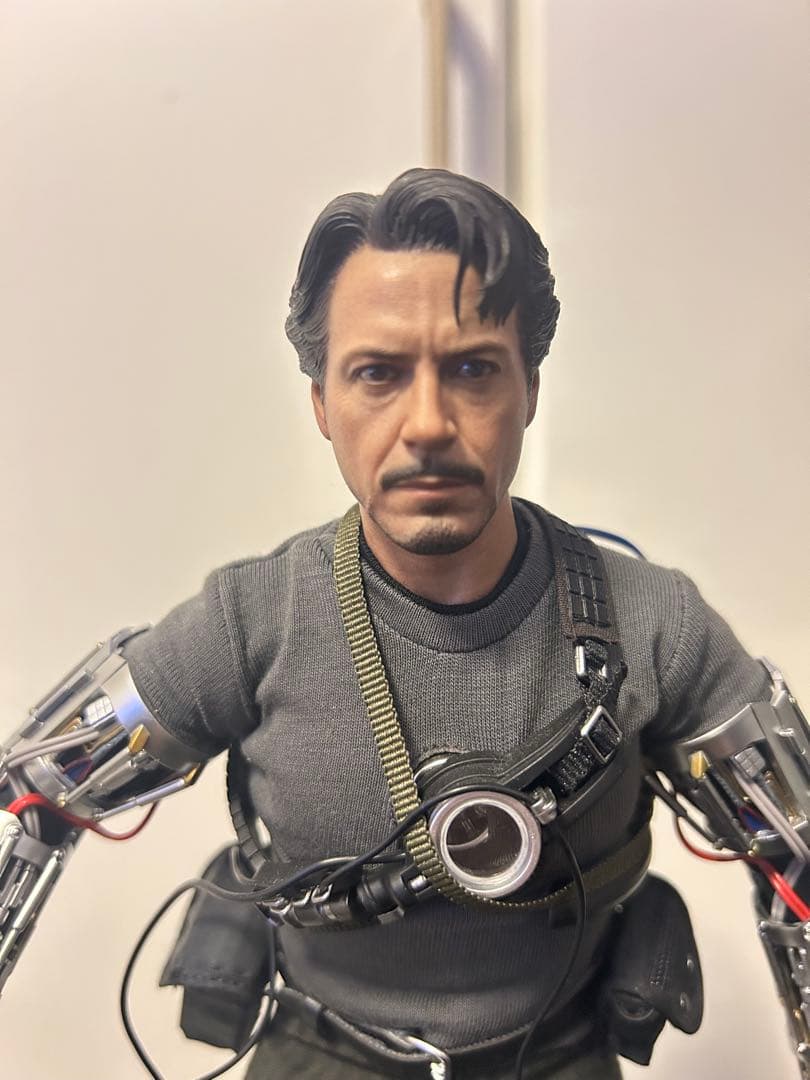 Hot Toys Tony Stark Mark I フィギュア