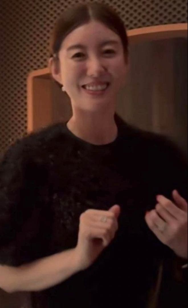 ともさかりえ　笹川友里愛用　blamink ブラミンク　ファーラメトップス