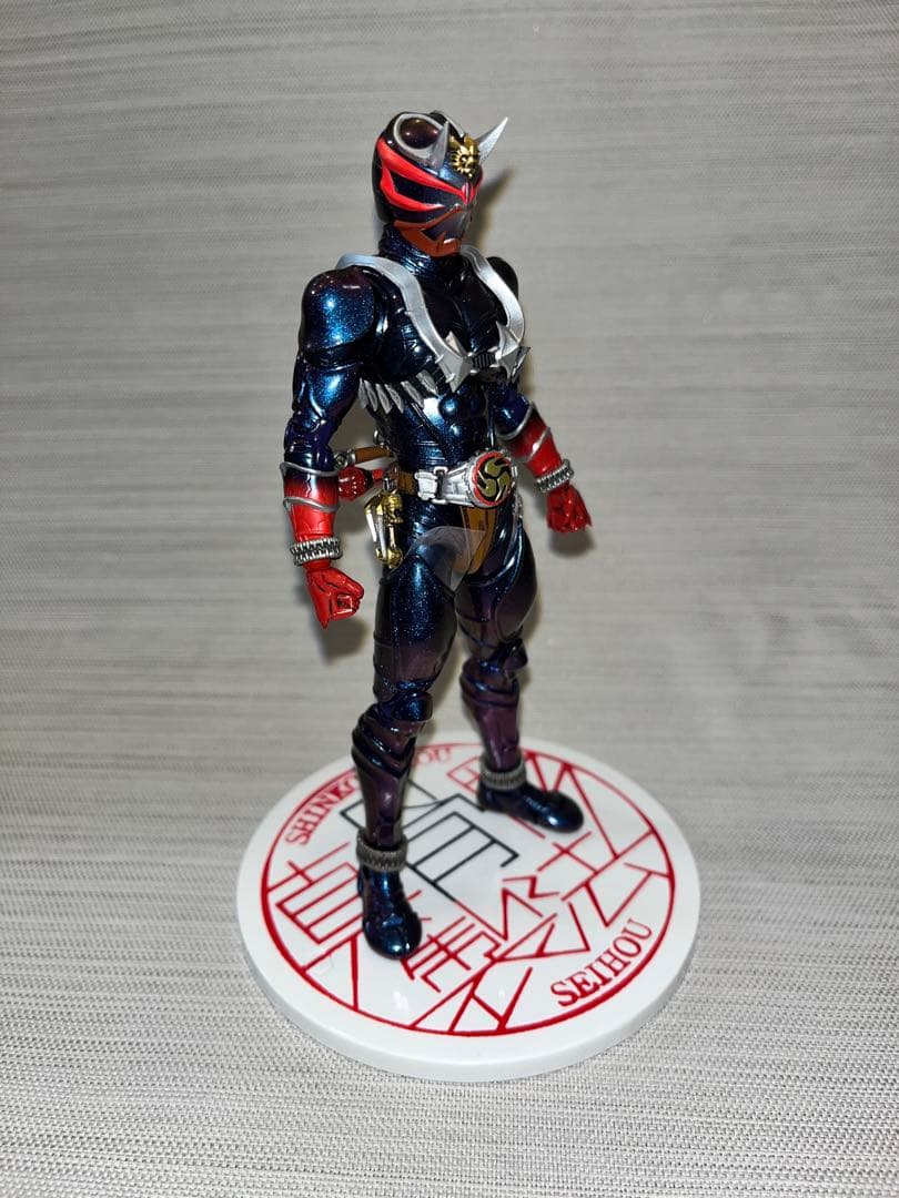 S.H.Figuarts（真骨彫製法） 仮面ライダー響鬼 10th Ver＆鬼爪