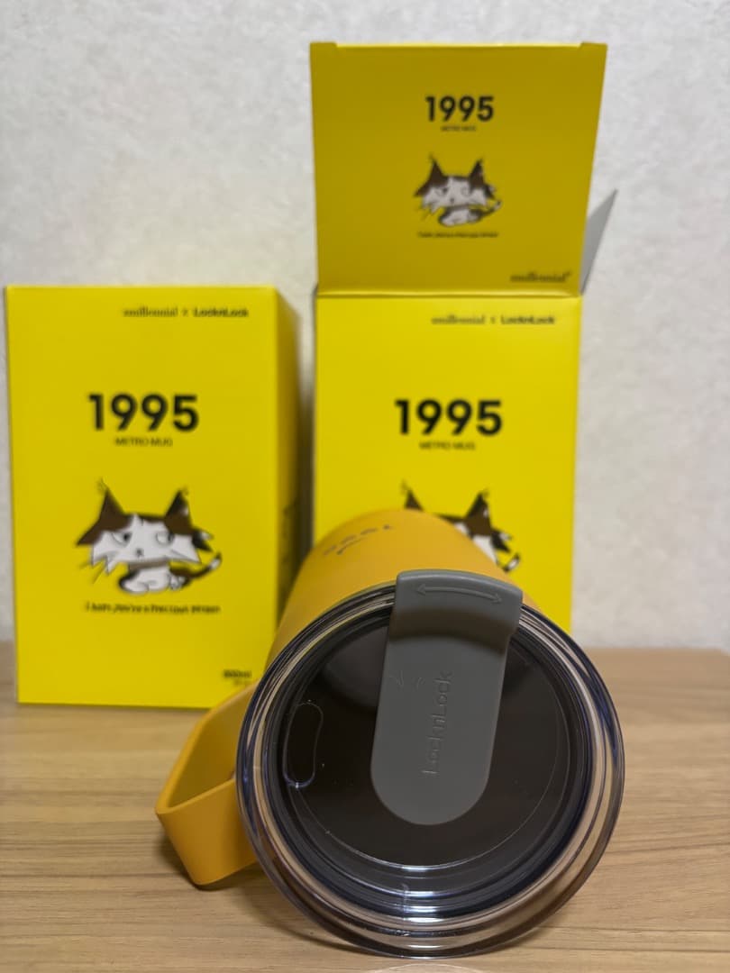 ジミンパパのカフェZM-illennial 店舗限定色のタンブラー - メルカリ