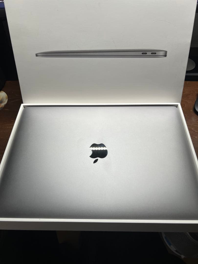 MacBook Air 2018/16GBメモリ/256GB 箱有 ケーブル無