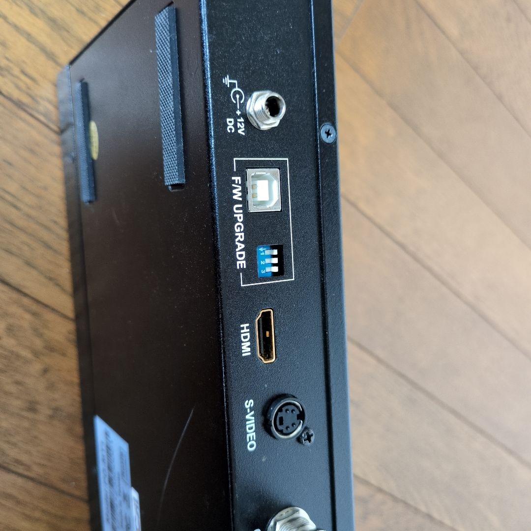 映像と音声のコンバーターです、プロジェクター等のコントロールに使用