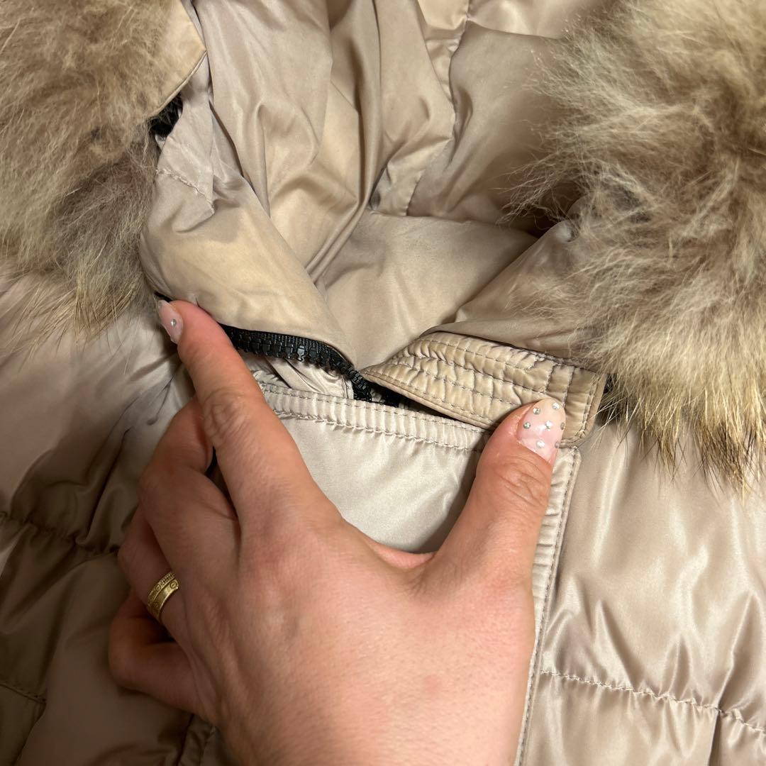 最終お値下げ モンクレールMONCLER ベージュ ロングダウンジャケット