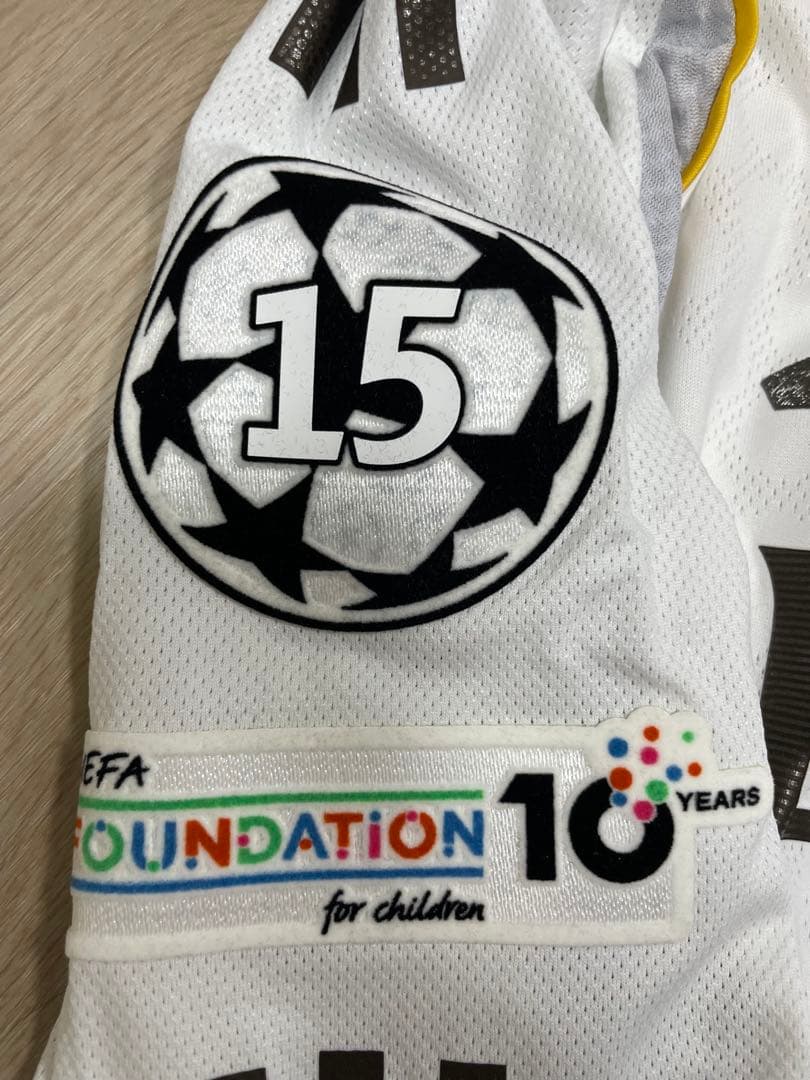 レアルマドリード 長袖 ユニフォーム モドリッチ 記念 M - メルカリ