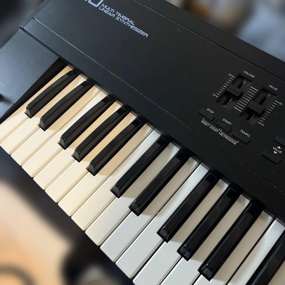 Roland D-10 ローランド シンセサイザー61鍵 マルチ キーボード - メルカリ