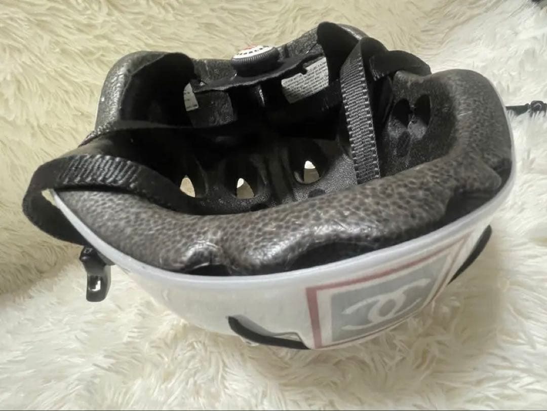 希少 CHANEL シャネル ヘルメット IDENTIFICATION 白 - メルカリ