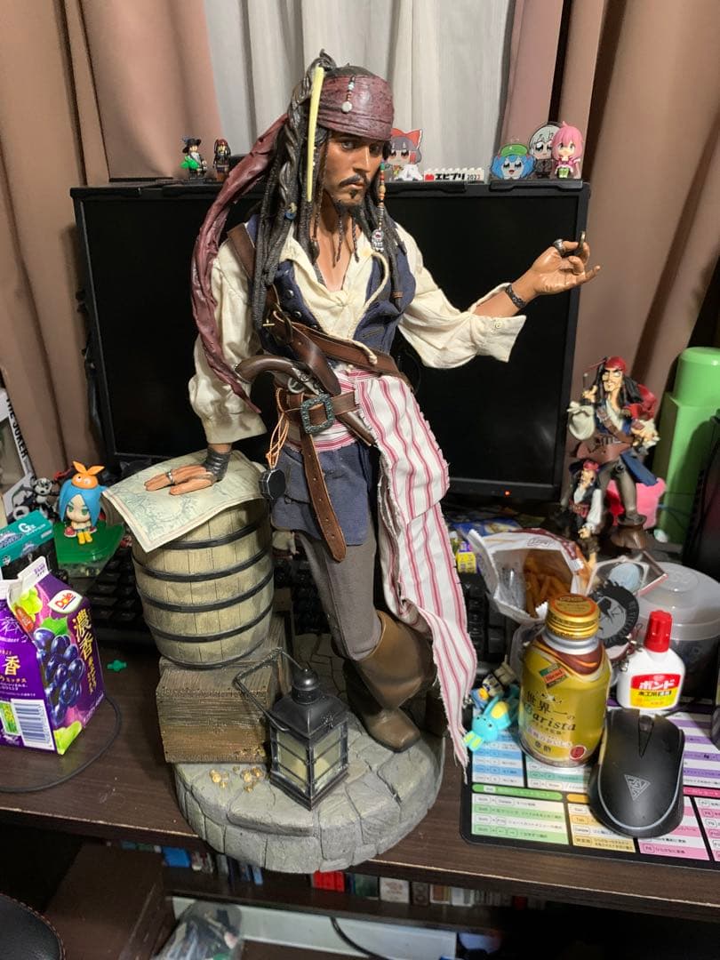 サイドショウ　スタチューフィギュア　ジャック・スパロウ