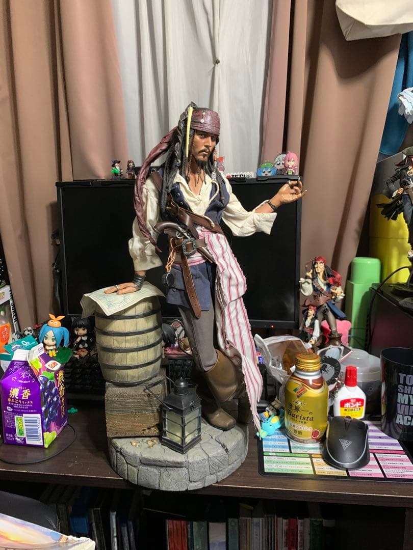 サイドショウ　スタチューフィギュア　ジャック・スパロウ