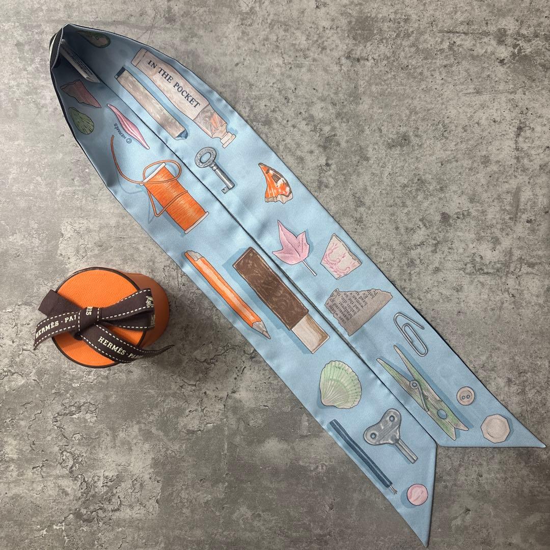 エルメス　ツイリー　《イン・ザ・ポケット》　スカーフ　ブラック×ブルー×ピンク