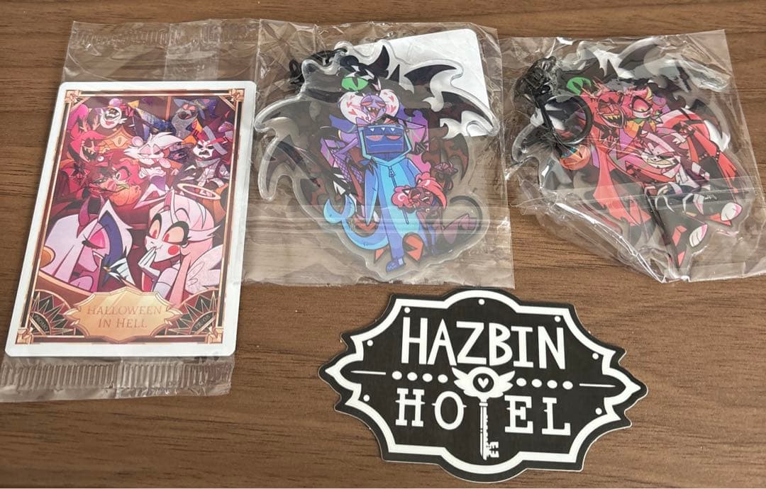 ハズビンホテル ハロウィン アクリルキーホルダー カード - メルカリ