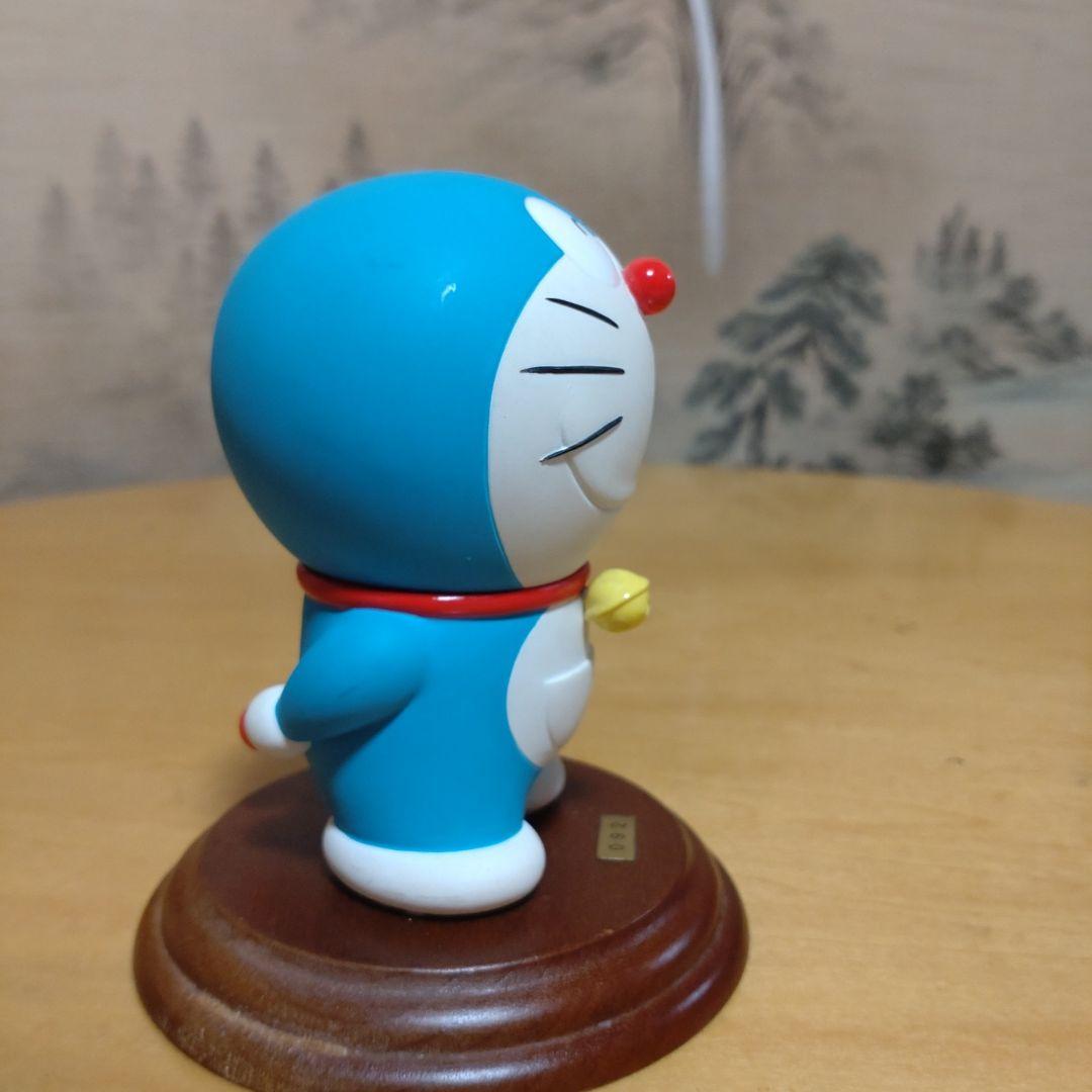 ドラえもん 限定フィギュア 木製台座付き コミニカ