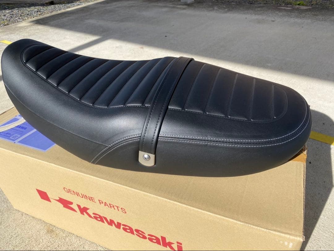Kawasaki バイクシート シートまわりの改良で乗り心地と操作性を向上 by ルイモト | 製品紹介