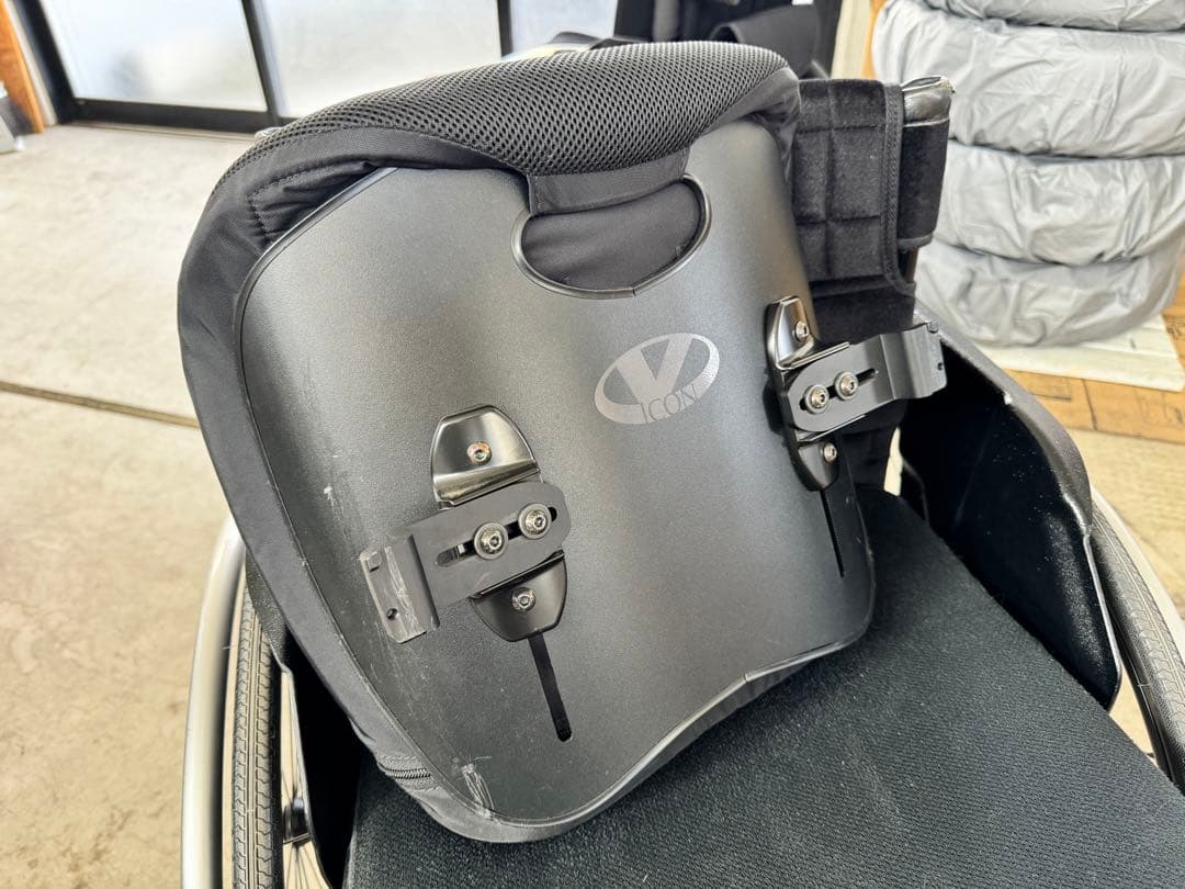 車椅子用バックサポート バリライト アイコンミットバック - メルカリ