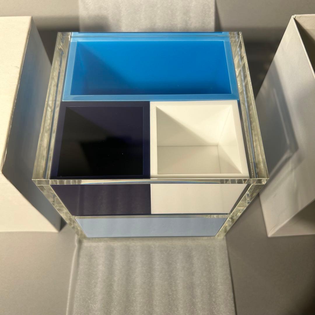 エマニュエルムホー×Waazwizアクリルボックスブルー