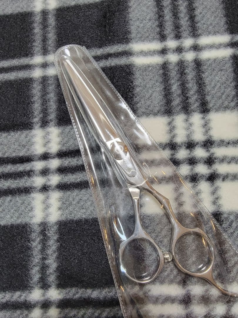 専用剣　の舞　シザー　6インチ Bランク 剣の舞 Mild 070シザー 美容師・理容師 7.0インチ 右利き 中古