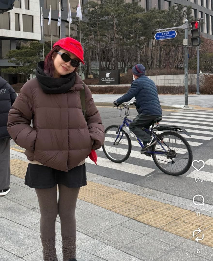 《新品未着用》UNIQLO ユニクロ パウダーソフトダウンジャケット ブラウンL