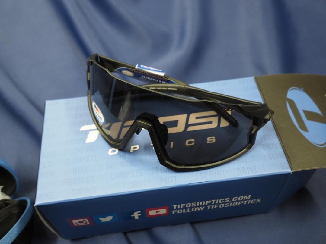 展示品 未購入 ロードバイク用 サングラス TIFOSI アイウェア - ウェア安価