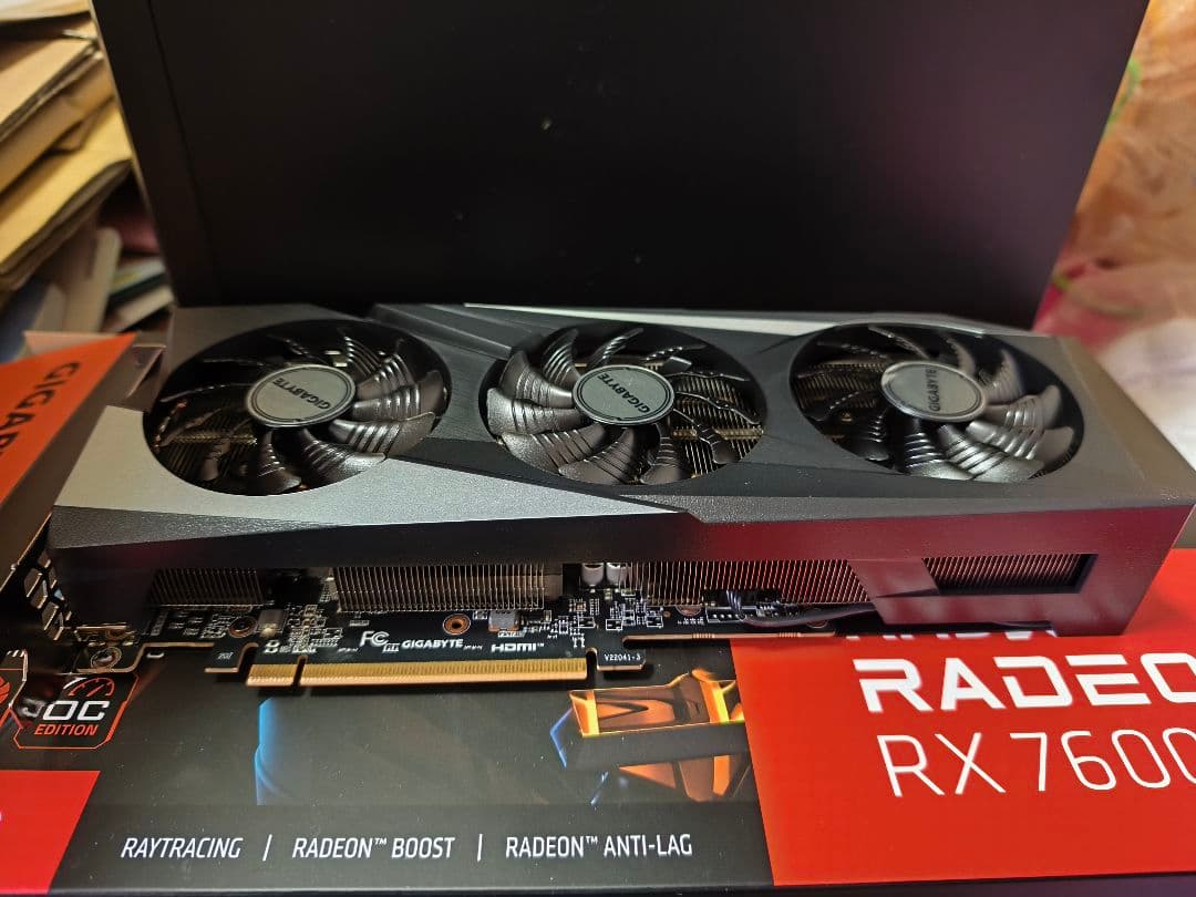 中古 GIGABYTE Radeon RX 7600 8GB - メルカリ
