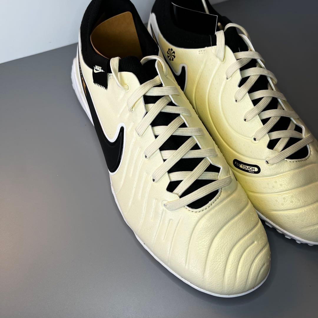 【新品未使用】ナイキ レジェンド 10 PRO TF DV4336 26.0cm