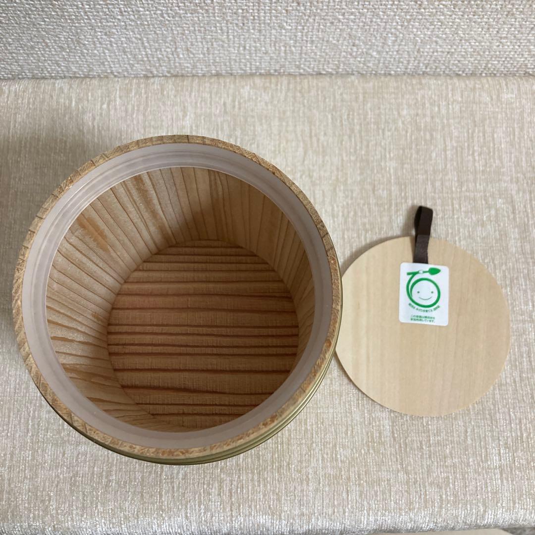 進撃の巨人　進撃ロゴ 白木ミニ樽　小物入れ　樽