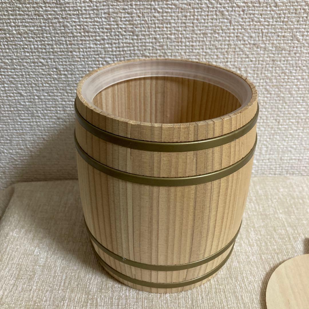 進撃の巨人　進撃ロゴ 白木ミニ樽　小物入れ　樽