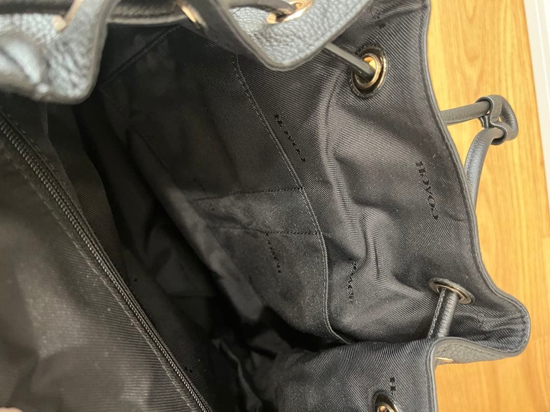 《美品》coach黒 レザー フラップ付きバックパック