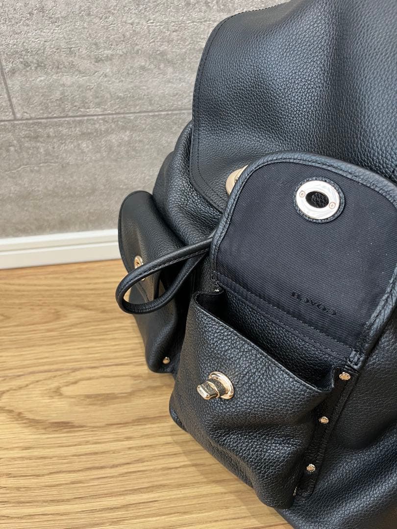 《美品》coach黒 レザー フラップ付きバックパック