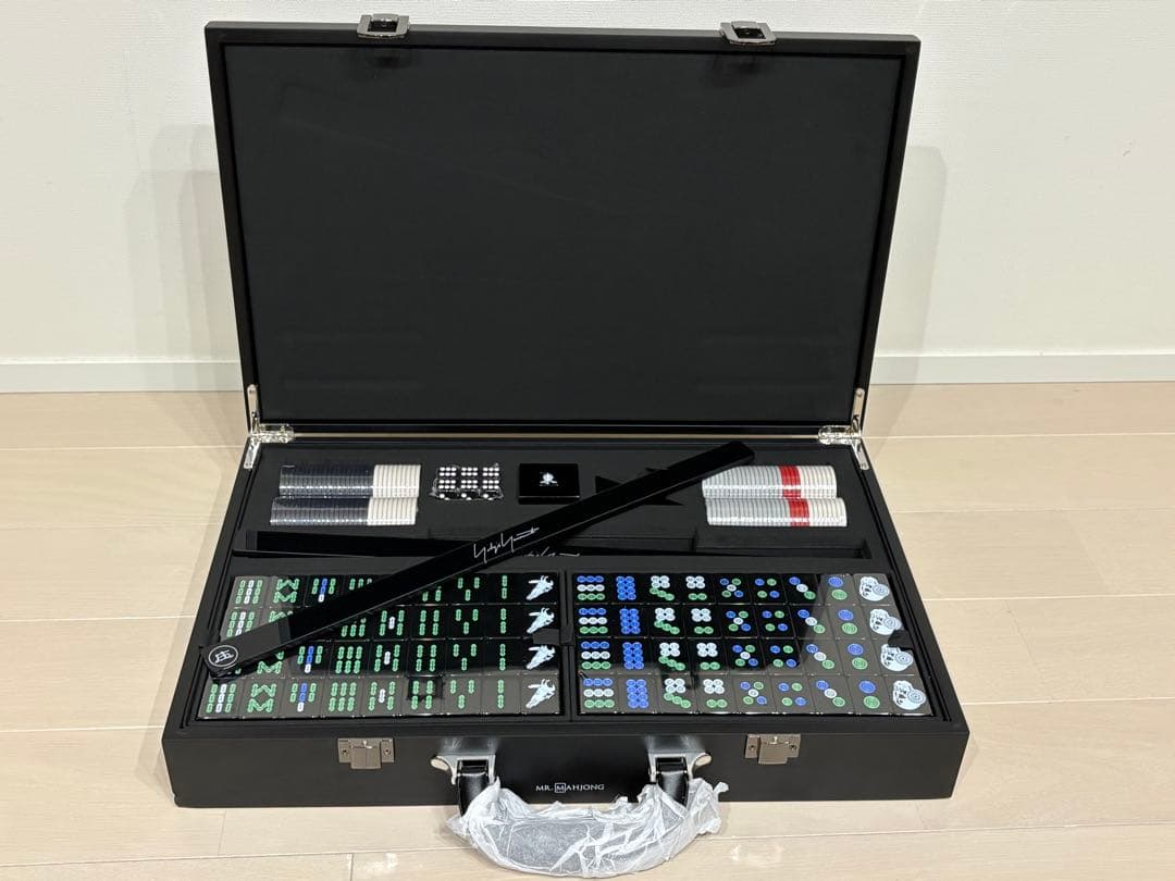 ヨウジヤマモト 麻雀牌セット おまけクリアファイル40枚 - メルカリ