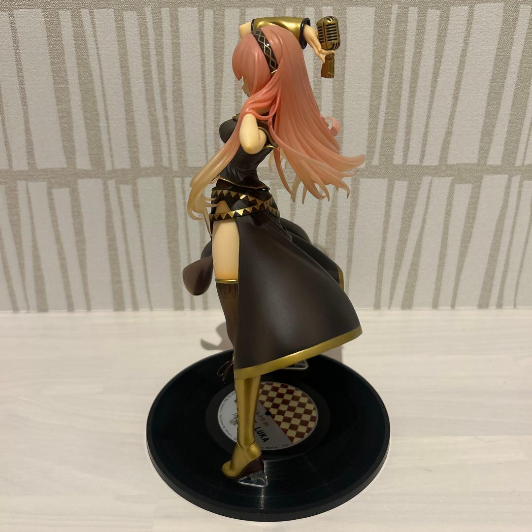 巡音ルカ 1/7スケールフィギュア Tony ver.