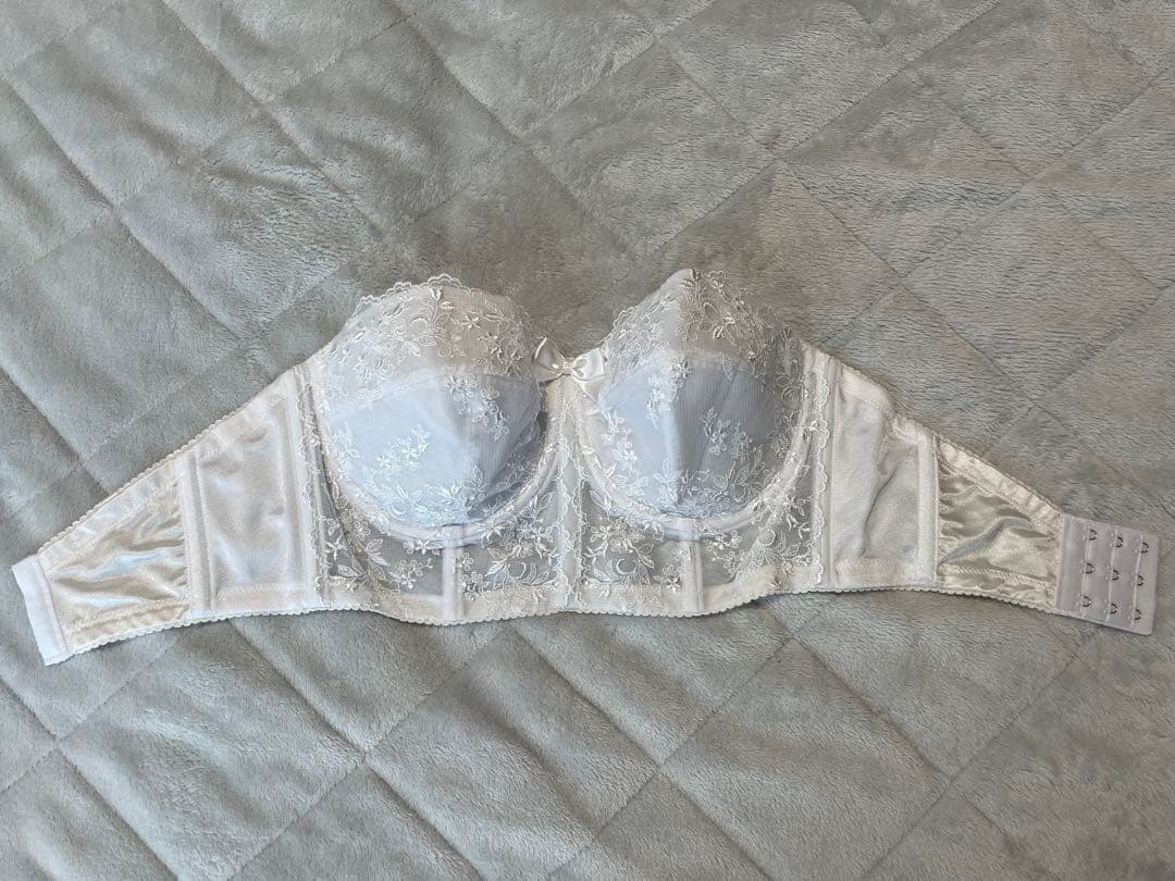 セモアブライダルインナーE70/70/L - メルカリ