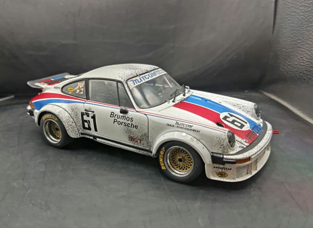 Brumos Porsche 911 ミニカー 1/18