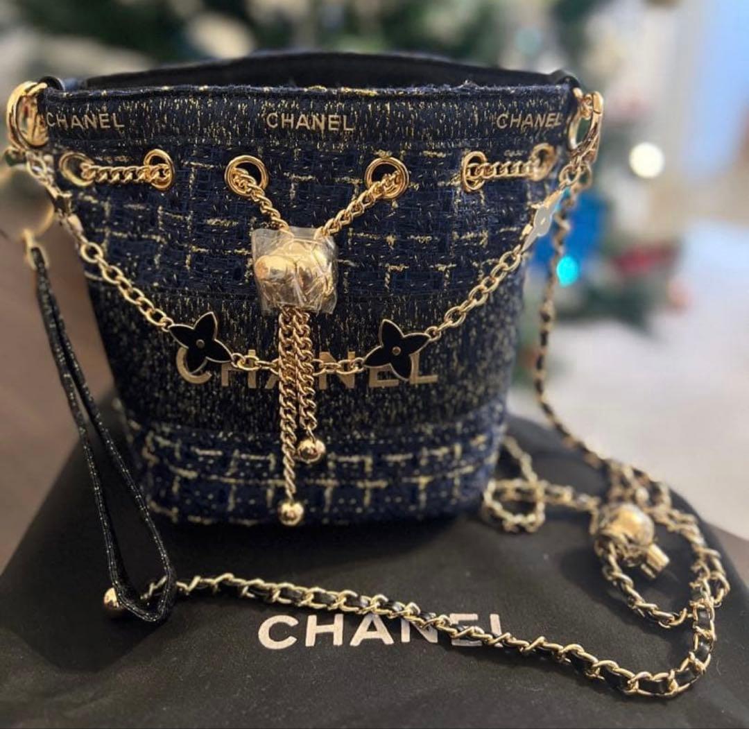 希少シャネル CHANEL ネイビーラメ 巾着ショルダーバッグ ノベルティ品