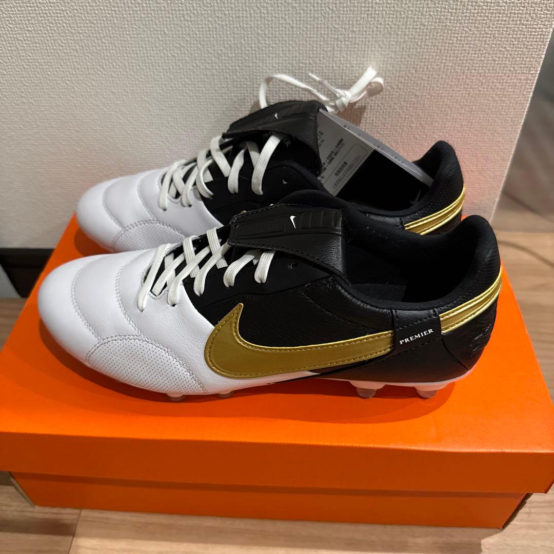 ナイキ　プレミア　Ⅲ (FG)25.5cm