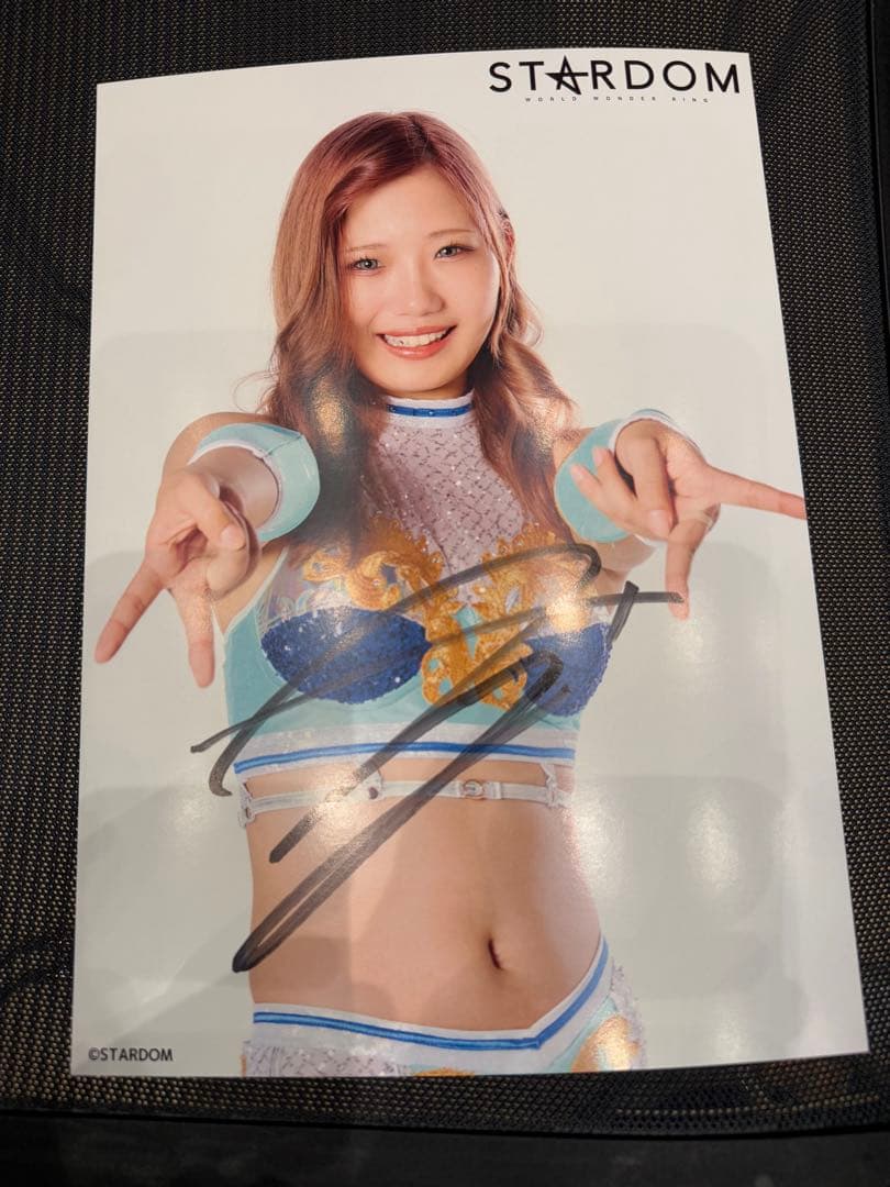 女子プロレス スターダム 直筆サイン入りポートレート 天咲光由 最新版